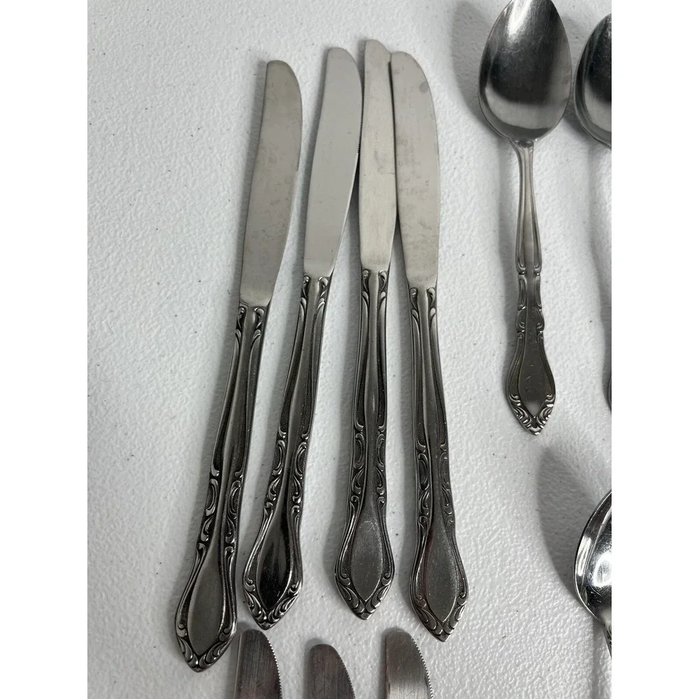 Stanley Roberts Rogers Co Stainless Flatware AUBERGE 28 Piece Set‎